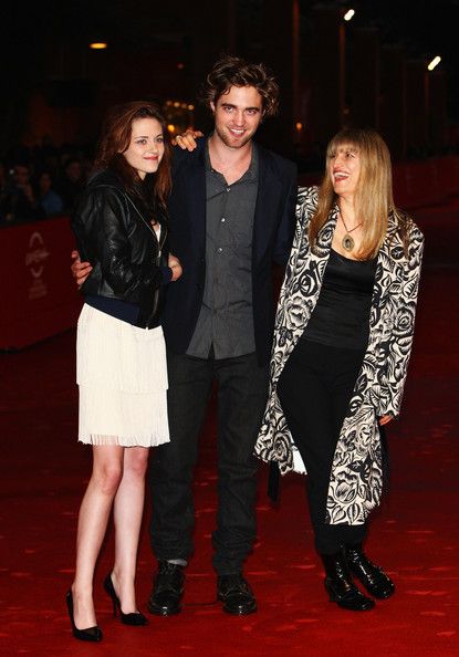 Catherine Hardwicke with Kristen Stewart and Robert Pattinson at a Twilight Premiere